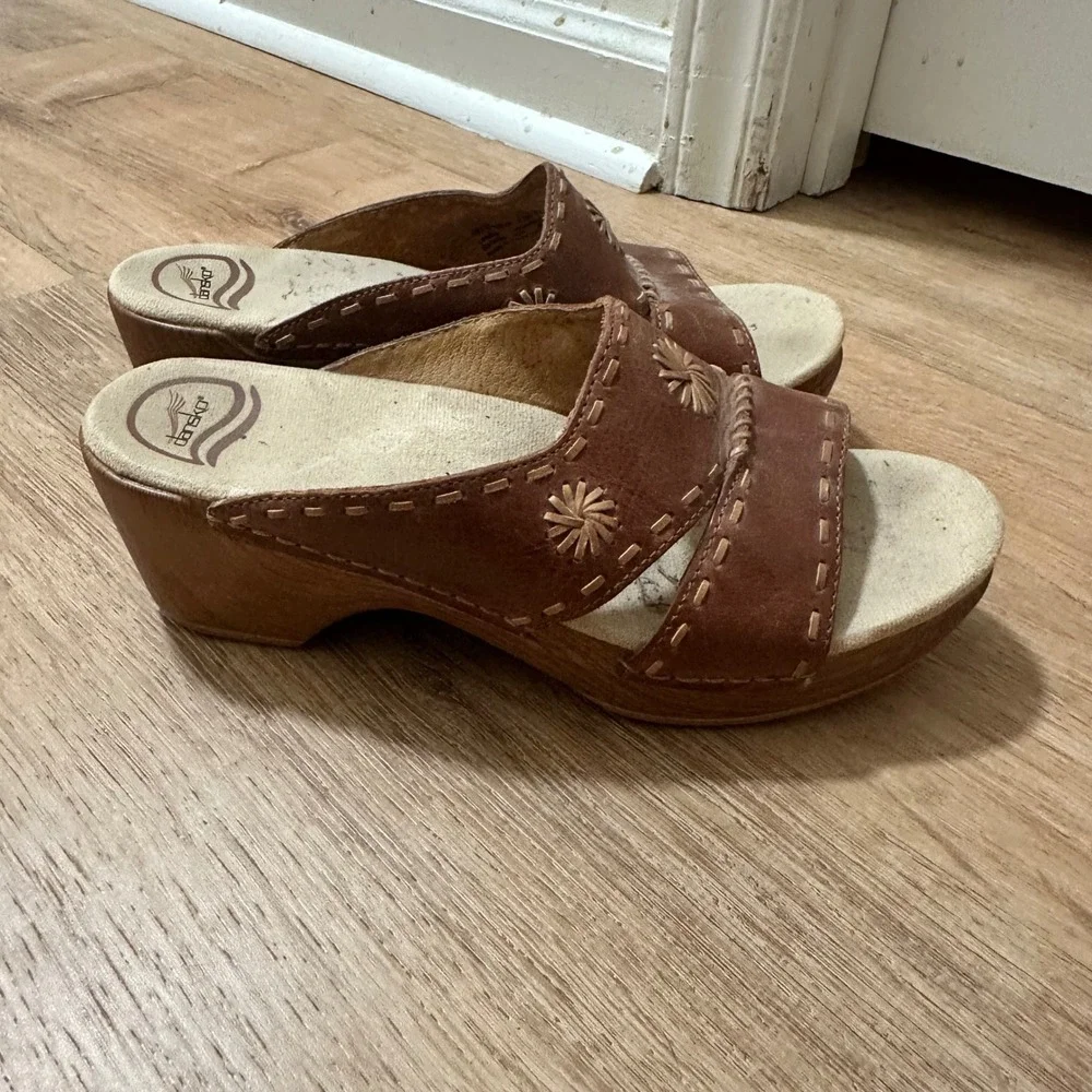 Dansko | Brown Leather Whipstitch Sunburst Platform Clog Slide Sandals, EU 39 - Picture 5 of 8